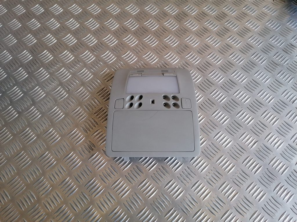 Salona apgaismojuma panelis priekš LEXUS IS250 2007 1 Salona apgaismojuma panelis priekš LEXUS IS250 2007