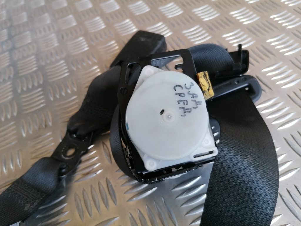 Aizmugurējā vidēja drošības josta priekš LEXUS IS250 2007