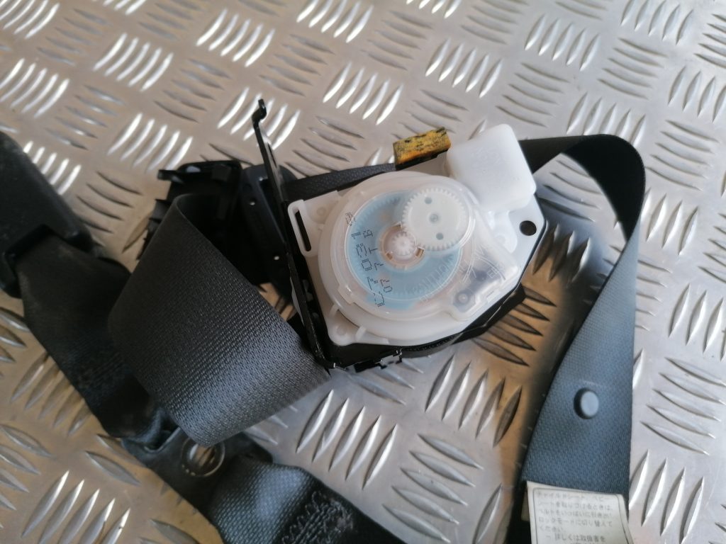 Aizmugurējā vidēja drošības josta priekš LEXUS IS250 2007