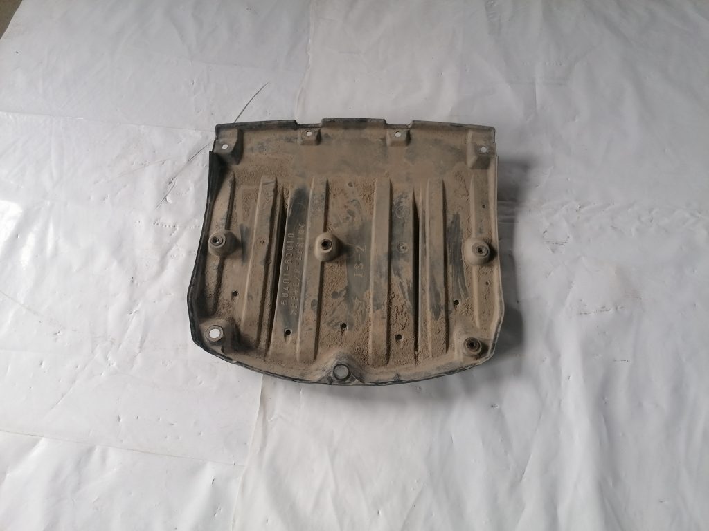 Dzinēja aizsargs priekš LEXUS IS250 2007 2 Dzinēja aizsargs priekš LEXUS IS250 2007