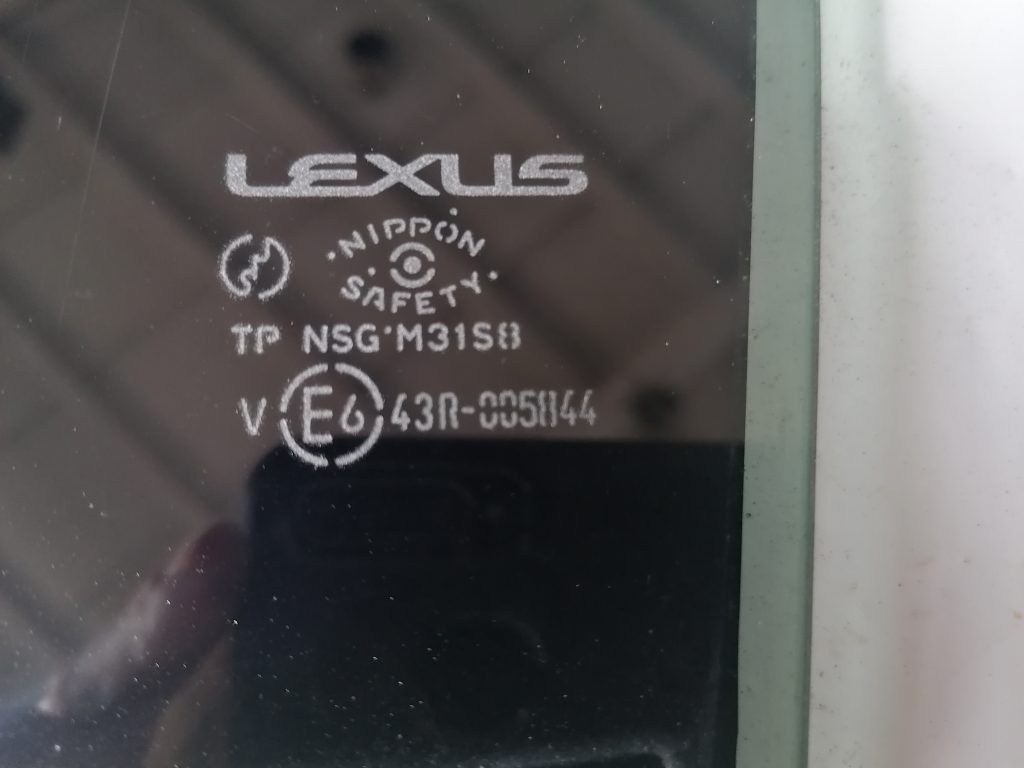 Aizmugurējo kreiso durvju stikls priekš LEXUS IS250 2007 2 Aizmugurējo kreiso durvju stikls priekš LEXUS IS250 2007