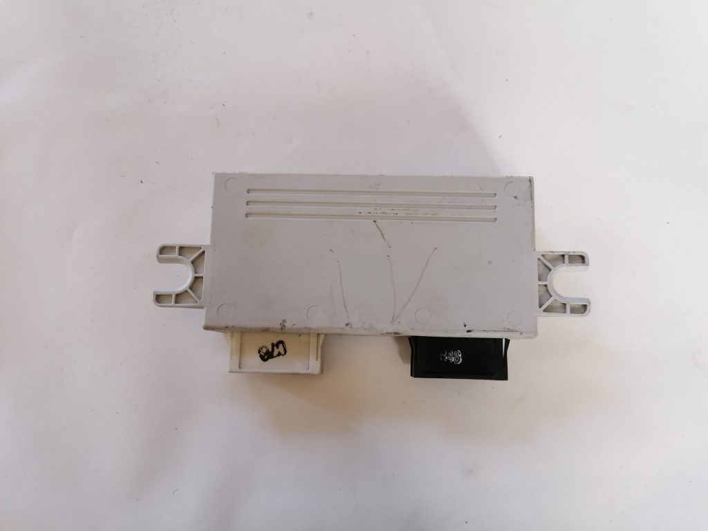 Jumta lūka vadības bloks priekš BMW X5 E53 1999-2006 2 Jumta lūka vadības bloks priekš BMW X5 E53 1999-2006