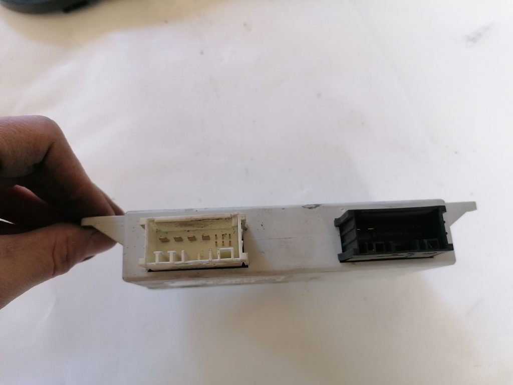 Jumta lūka vadības bloks priekš BMW X5 E53 1999-2006 3 Jumta lūka vadības bloks priekš BMW X5 E53 1999-2006