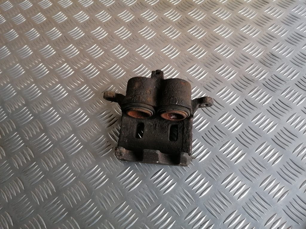 Priekšējais kreisais suports priekš NISSAN PATHFINDER 2006