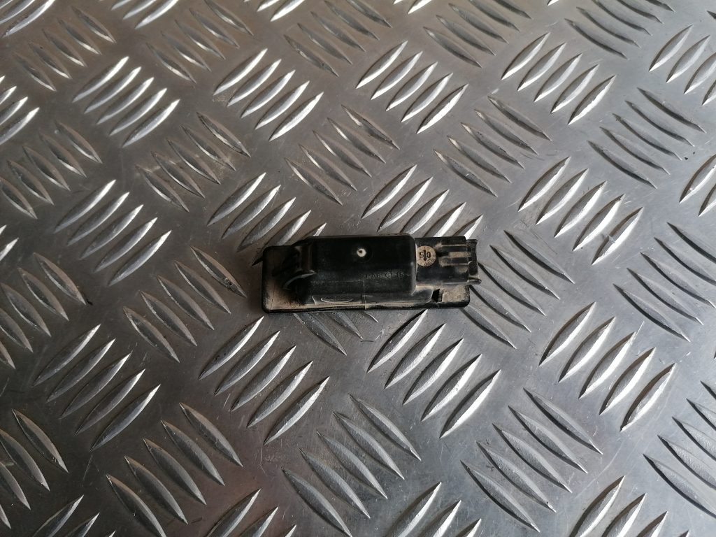 Numura zīmes apgaismojums priekš NISSAN PATHFINDER 2006