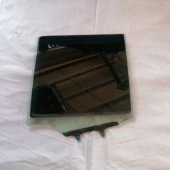 Aizmugurējo kreiso durvju stikls priekš NISSAN PATHFINDER 2006