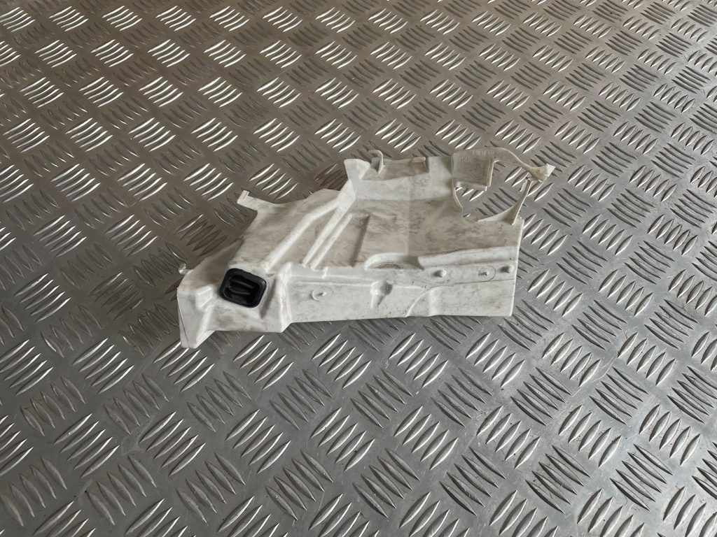 Durvju iekšēja plastmasa priekš MERCEDES BENZ CLS 320 2005 1 Durvju iekšēja plastmasa priekš MERCEDES BENZ CLS 320 2005