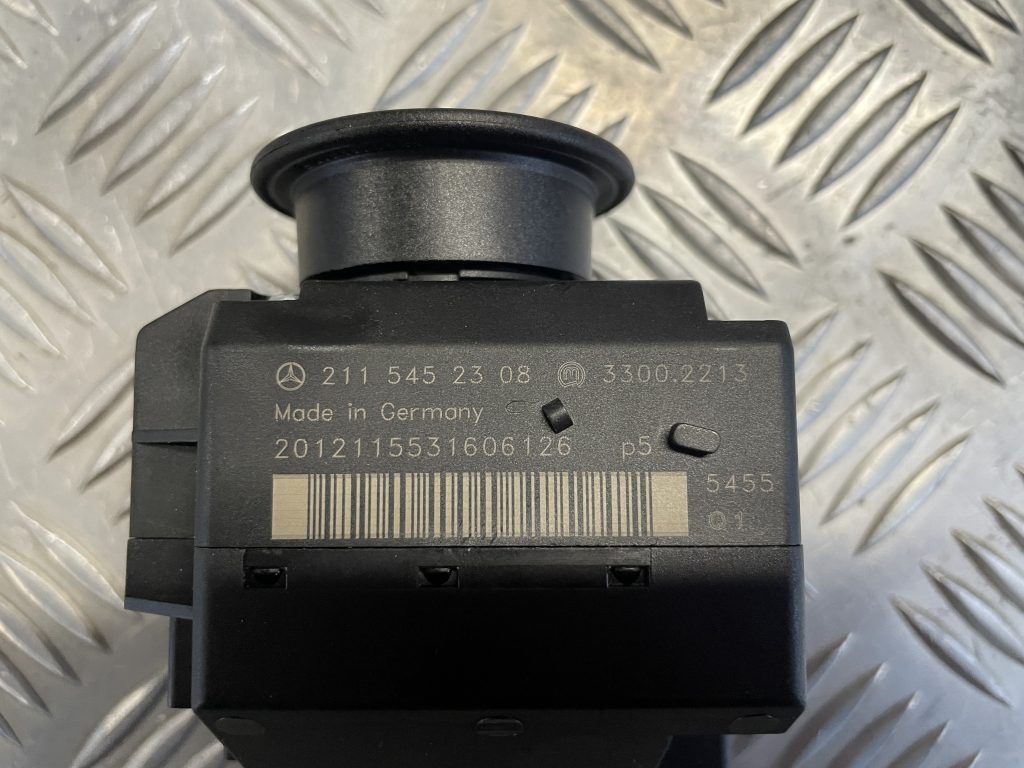 Aizdedzes slēdzene priekš MERCEDES BENZ CLS 320 2005