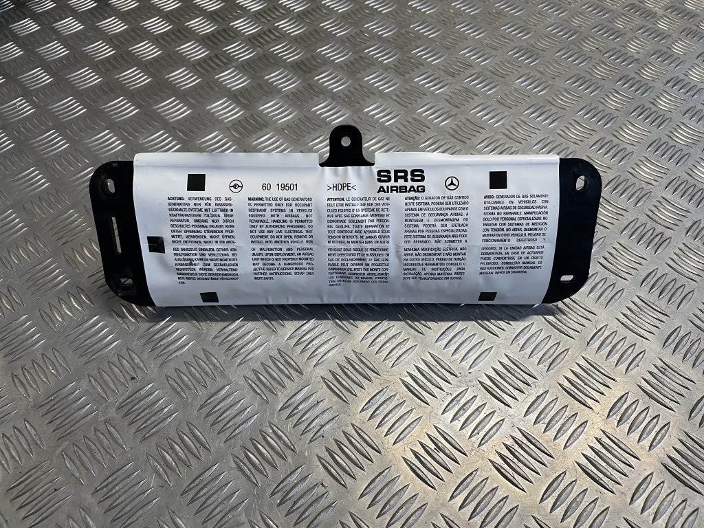 Mērinstrumentu paneļa drošības spilvens priekš MERCEDES BENZ CLS 320 2005