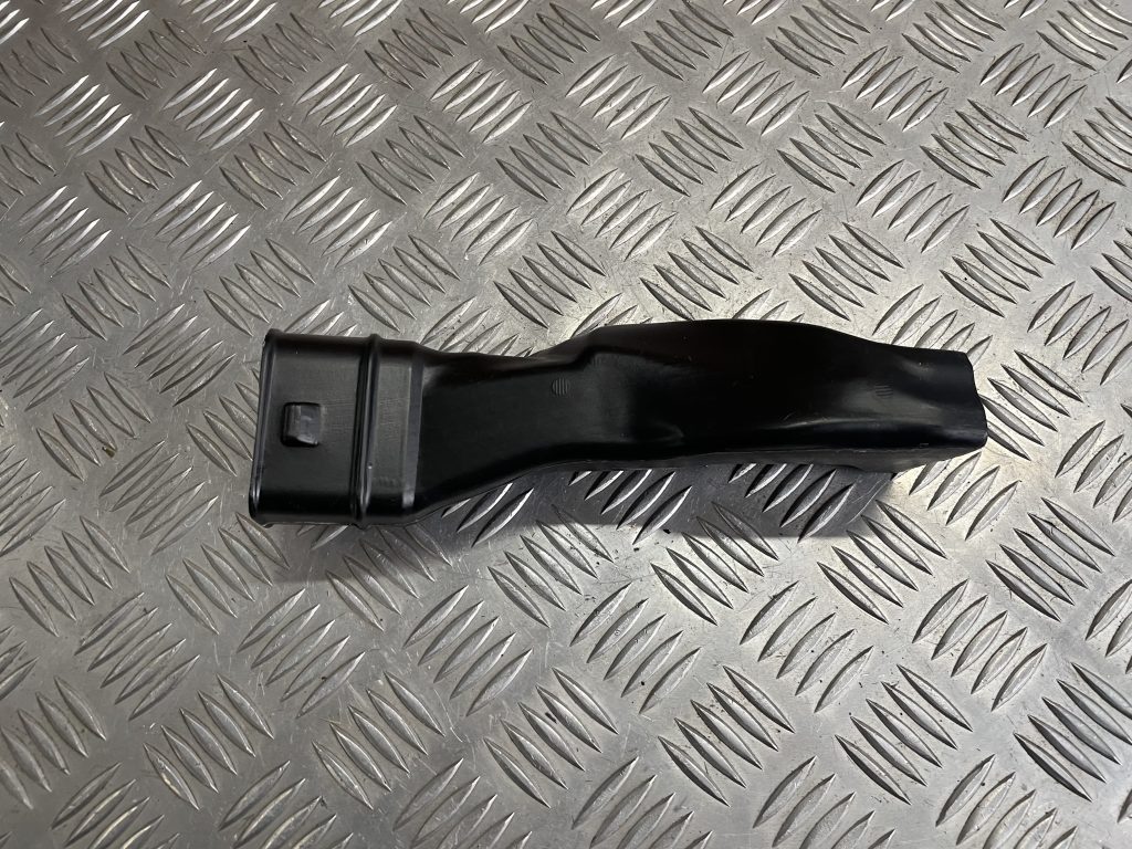 Salona gaisa vads priekš MERCEDES BENZ CLS 320 2005