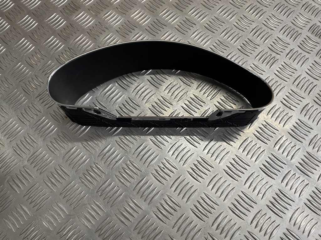 Spidometra apdare priekš MERCEDES BENZ CLS 320 2005