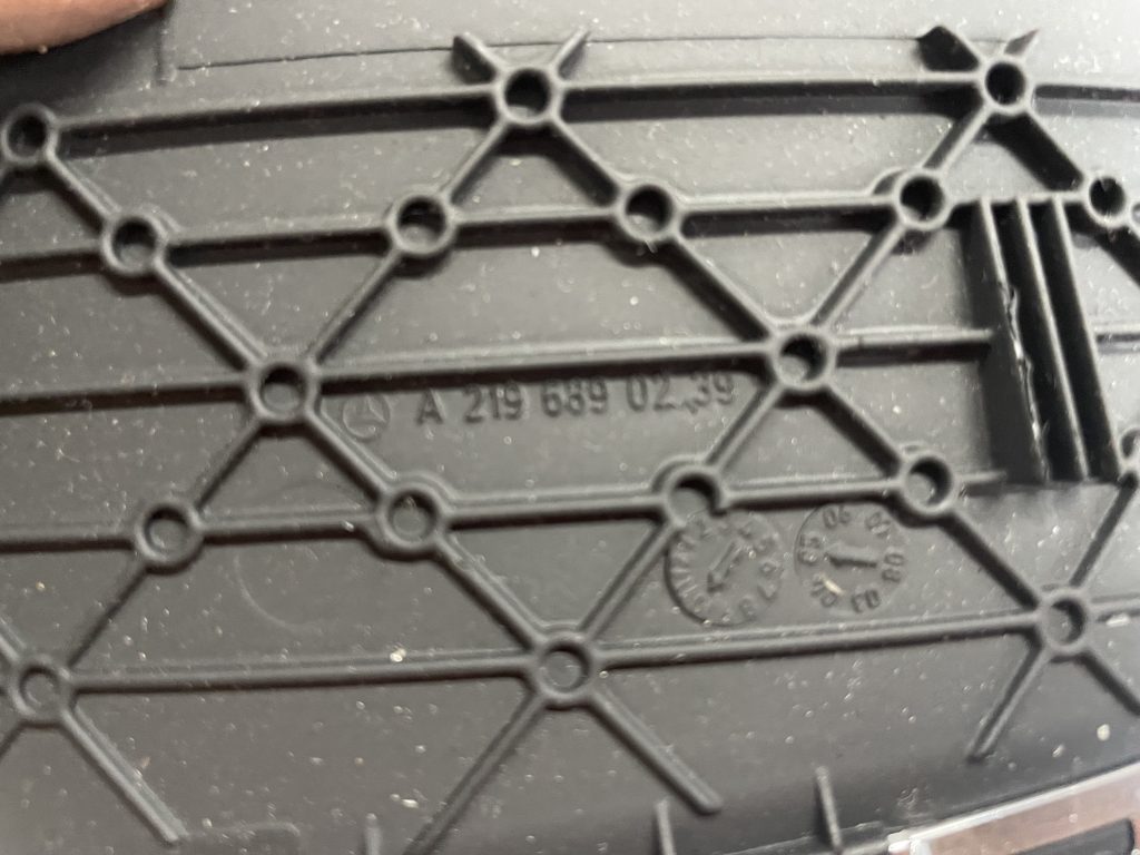 Spidometra apdare priekš MERCEDES BENZ CLS 320 2005