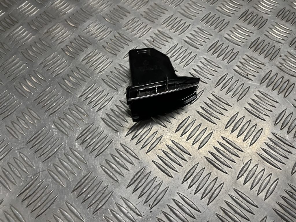 Pelnu trauks priekš MERCEDES BENZ CLS 320 2005 1 Pelnu trauks priekš MERCEDES BENZ CLS 320 2005