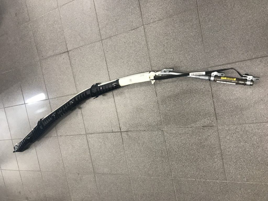 Griestu drošības spilvens, pa labi priekš MERCEDES BENZ CLS 320 2005