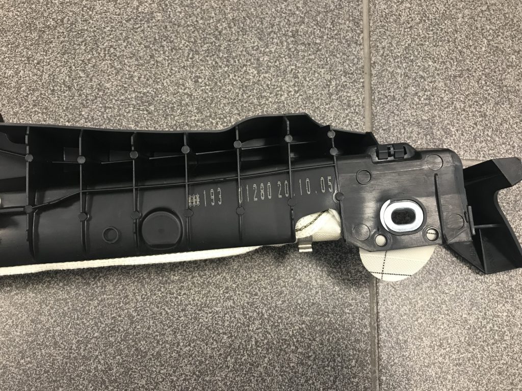 Griestu drošības spilvens, pa labi priekš MERCEDES BENZ CLS 320 2005