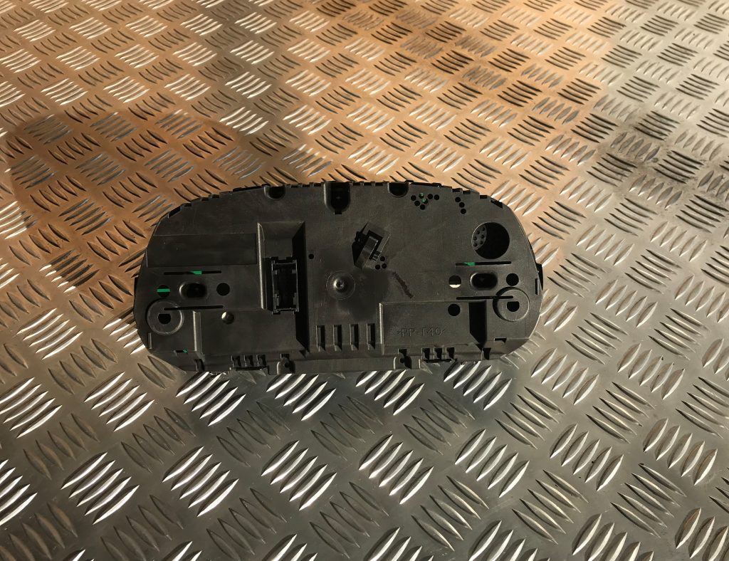 Spidometrs priekš BMW 1 E87 2009 WHITE