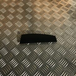 Dekoratīva apdare centrālās konsoles nodalījumam priekš BMW 1 E87 2009 WHITE