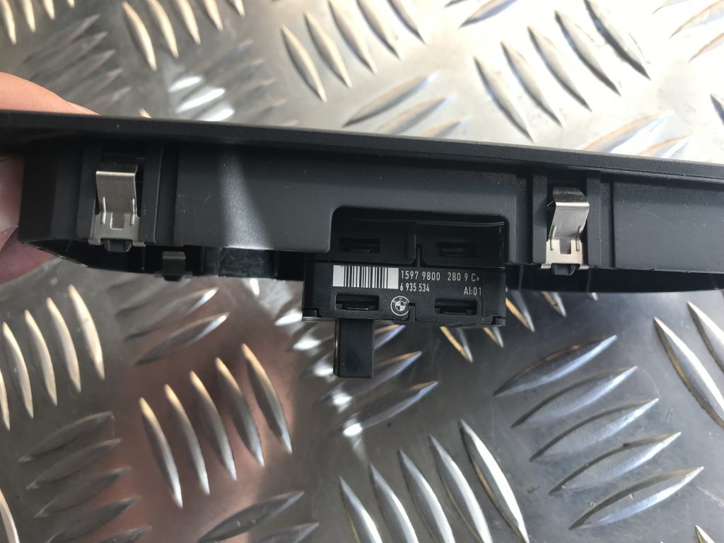 Pasažiera durvju slēdža pogas priekš BMW 1 E87 2009 WHITE 4 Pasažiera durvju slēdža pogas priekš BMW 1 E87 2009 WHITE