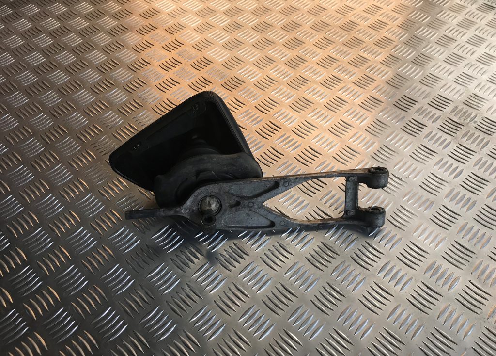 Ātrumu pārslēgšanas slēdzis priekš BMW 1 E87 2009 WHITE 3 Ātrumu pārslēgšanas slēdzis priekš BMW 1 E87 2009 WHITE