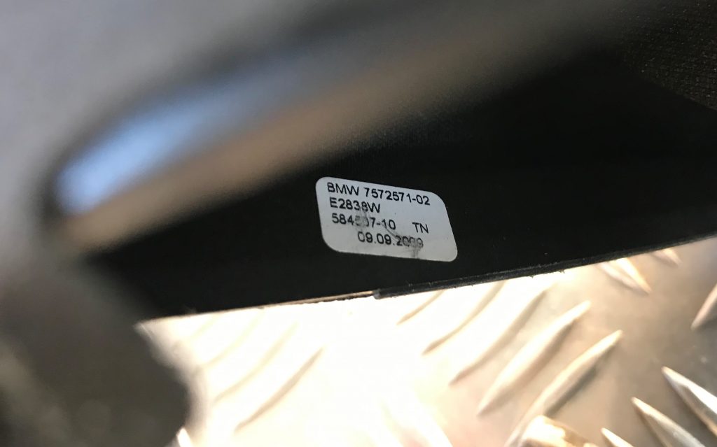 Ātrumu pārslēgšanas slēdzis priekš BMW 1 E87 2009 WHITE 6 Ātrumu pārslēgšanas slēdzis priekš BMW 1 E87 2009 WHITE