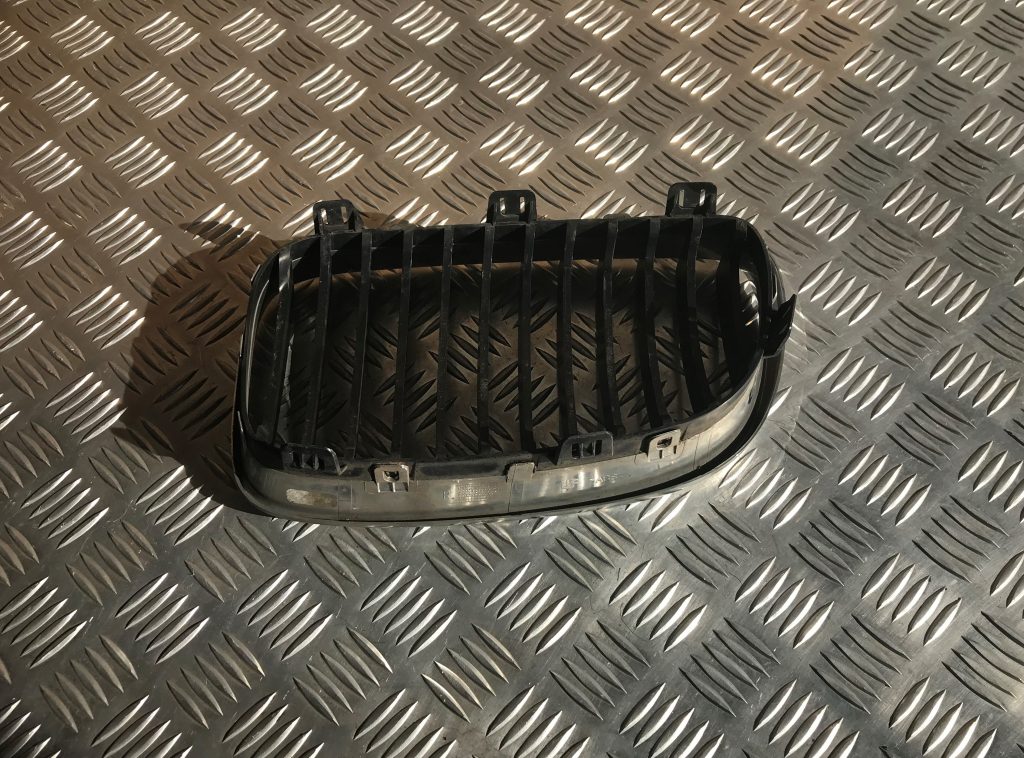 Bufera reste priekš BMW 1 E87 2009 WHITE 2 Bufera reste priekš BMW 1 E87 2009 WHITE