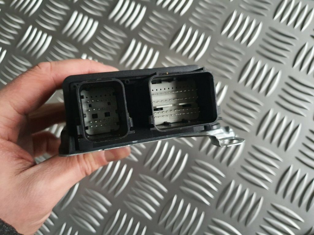 Drošības spilvena vadības bloks priekš FORD FOCUS 2016 2 Drošības spilvena vadības bloks priekš FORD FOCUS 2016