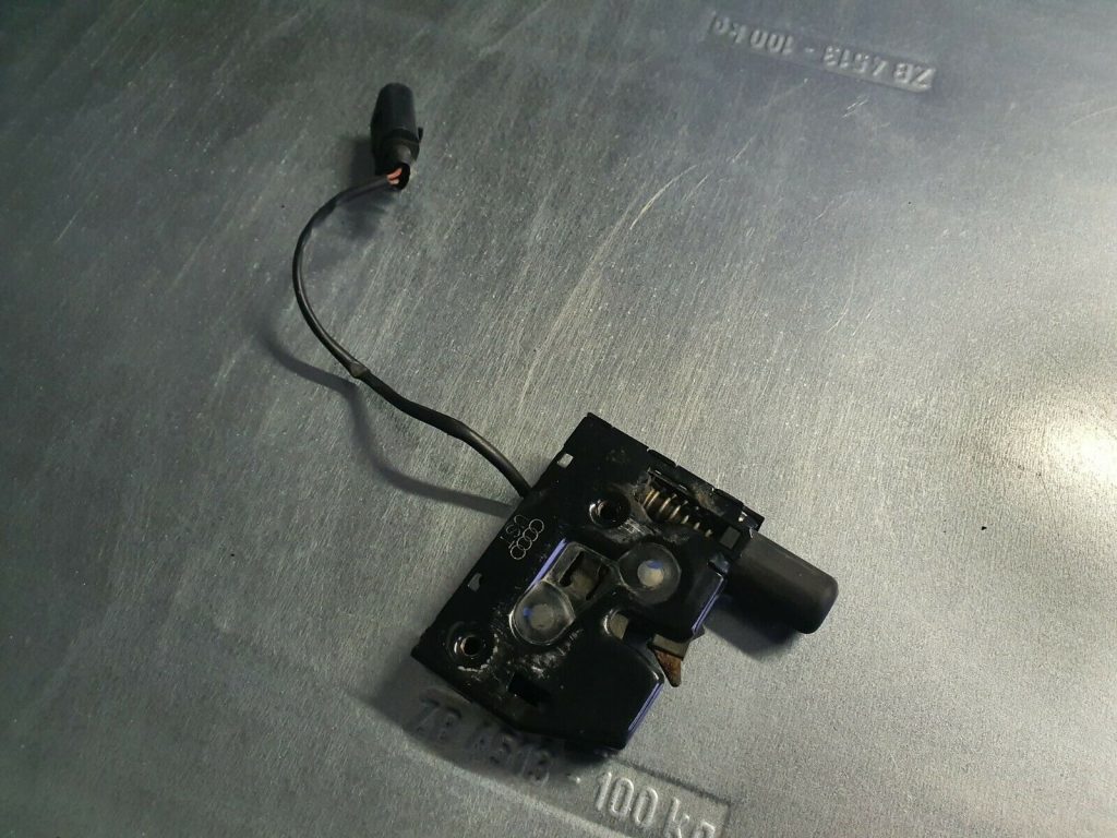 Pārsega slēdzene priekš AUDI A7 2011 SPORTBACK 3 Pārsega slēdzene priekš AUDI A7 2011 SPORTBACK