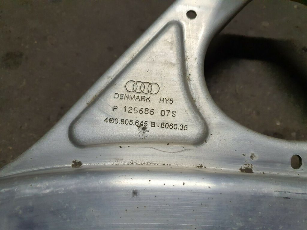 Priekšējo statņu stiprinājums priekš AUDI A7 2011 SPORTBACK 3 Priekšējo statņu stiprinājums priekš AUDI A7 2011 SPORTBACK