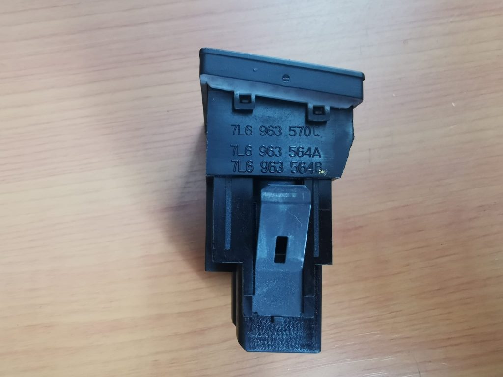 Sēdekļa apsildes ieslēgšanas poga priekš VW TOUAREG 2007 4 Sēdekļa apsildes ieslēgšanas poga priekš VW TOUAREG 2007