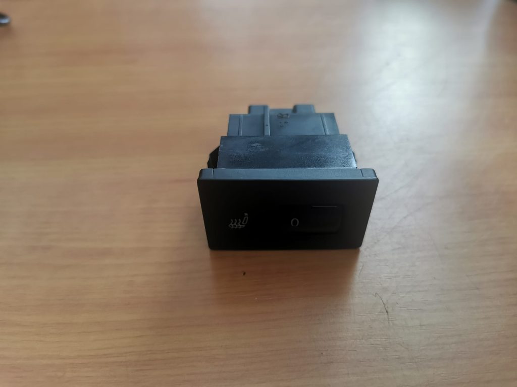 Sēdekļa apsildes ieslēgšanas poga priekš VW TOUAREG 2007 2 Sēdekļa apsildes ieslēgšanas poga priekš VW TOUAREG 2007