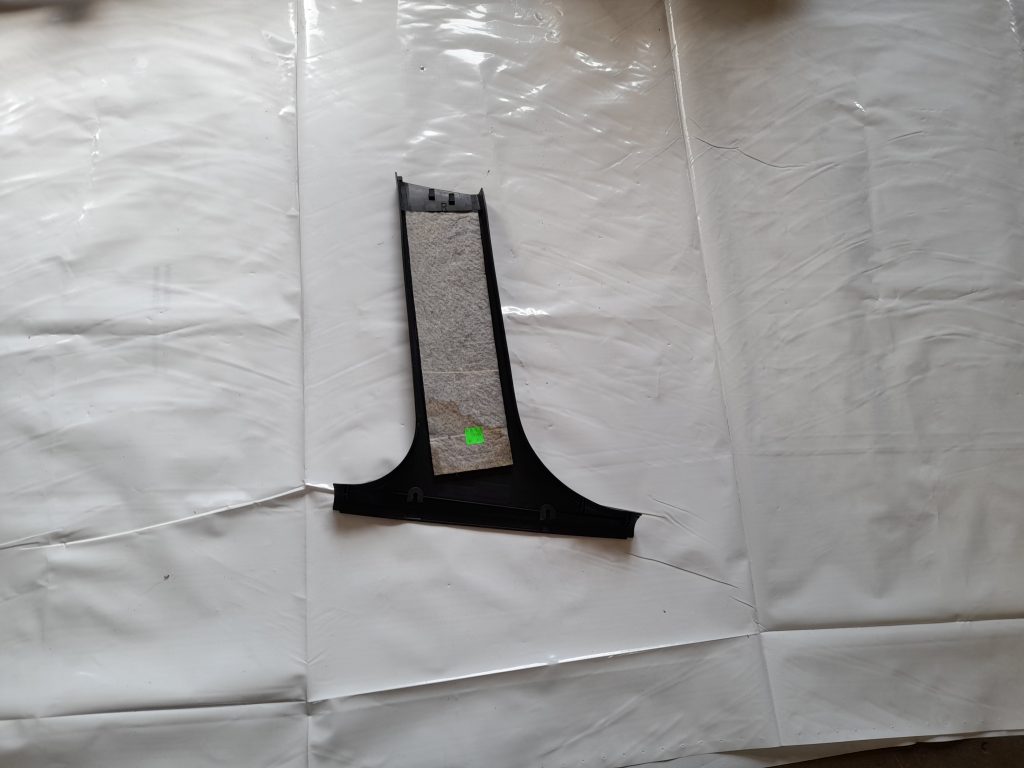 Vidējas salona statnes apdare priekš BMW 320D E46 2004 TOURING 2 Vidējas salona statnes apdare priekš BMW 320D E46 2004 TOURING