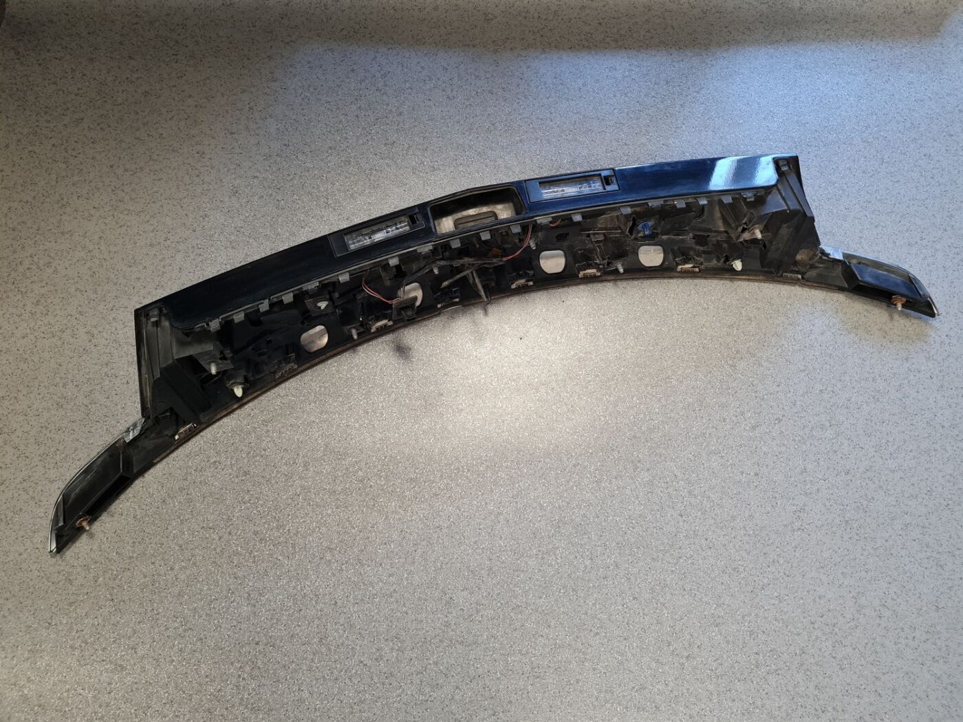 Bagāžnieka vaka uzlika priekš OPEL INSIGNIA SPORTS TOURER 2010 4 Bagāžnieka vaka uzlika priekš OPEL INSIGNIA SPORTS TOURER 2010