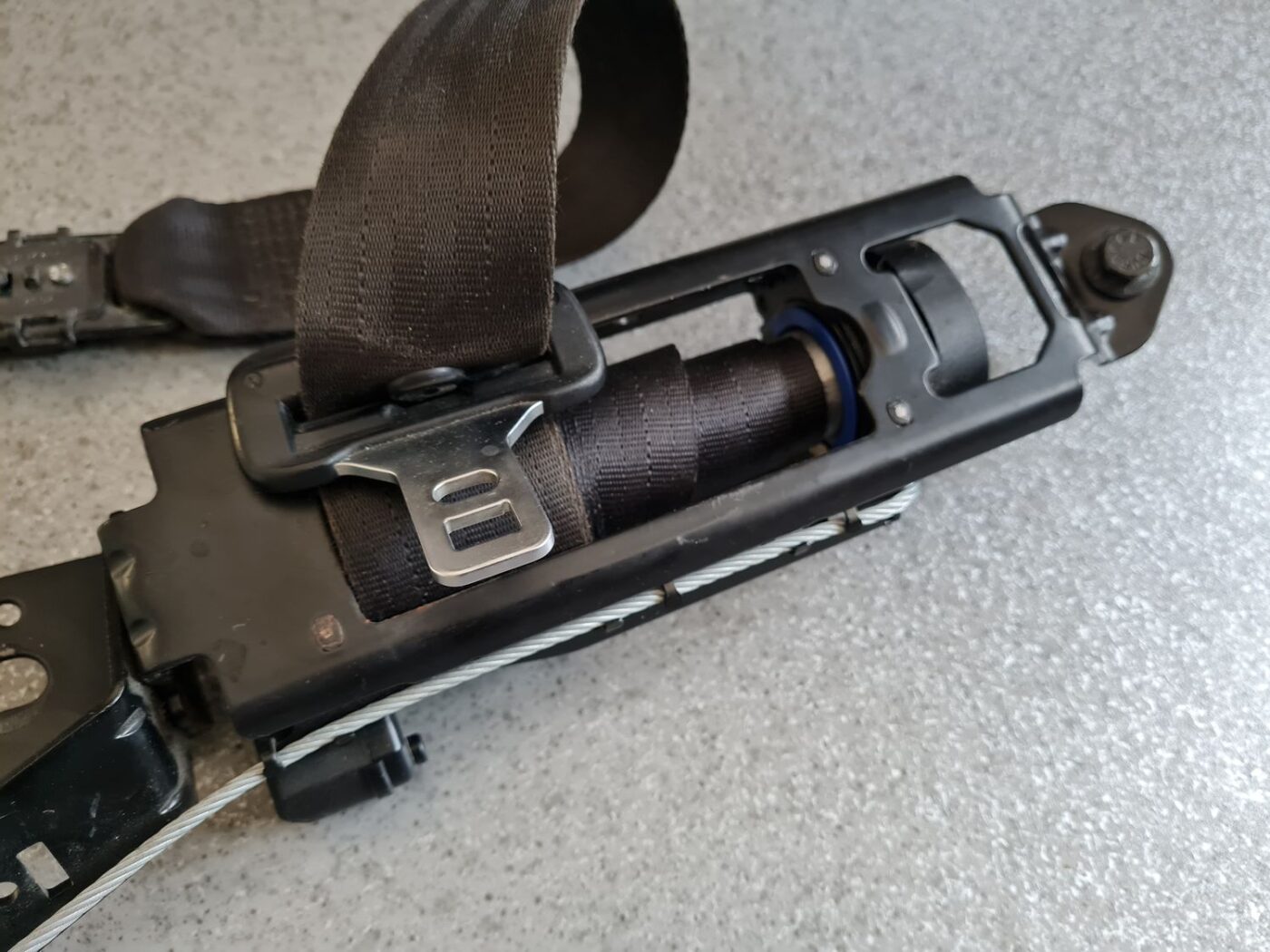 Priekšējā kreisā drošības josta priekš VOLVO XC70 2007 4 Priekšējā kreisā drošības josta priekš VOLVO XC70 2007