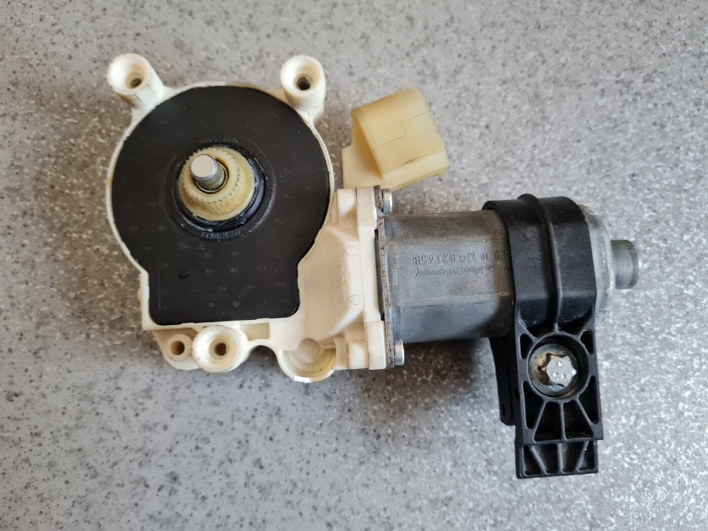 Elektrisko stiklu motors priekš BMW 525 E60 2006 OLIVE 5 Elektrisko stiklu motors priekš BMW 525 E60 2006 OLIVE