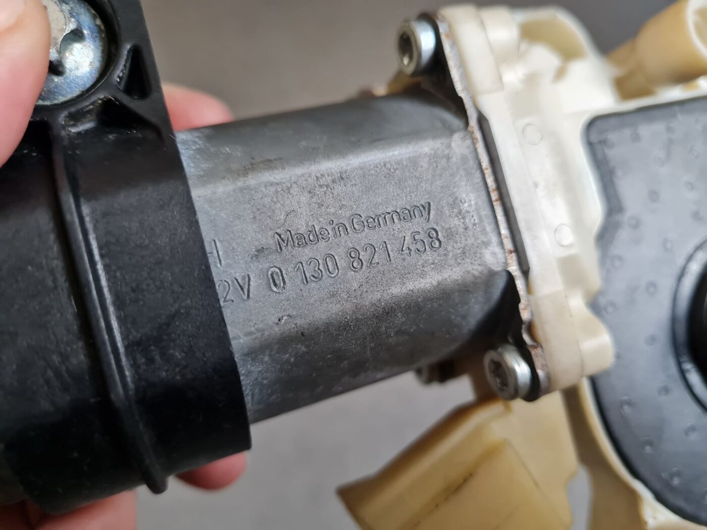 Elektrisko stiklu motors priekš BMW 525 E60 2006 OLIVE 4 Elektrisko stiklu motors priekš BMW 525 E60 2006 OLIVE