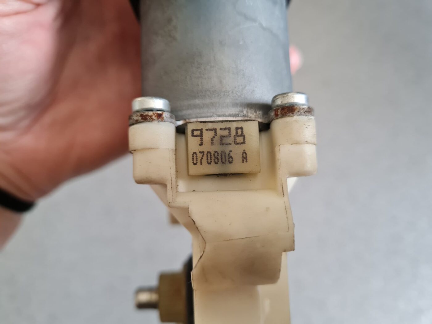 Elektrisko stiklu motors priekš BMW 525 E60 2006 OLIVE 3 Elektrisko stiklu motors priekš BMW 525 E60 2006 OLIVE