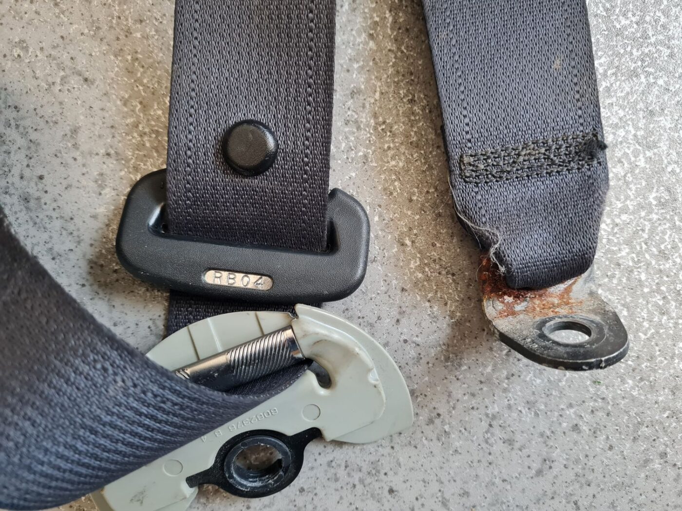 Priekšējā labā drošības josta priekš CITROEN C-CROSSER 2009