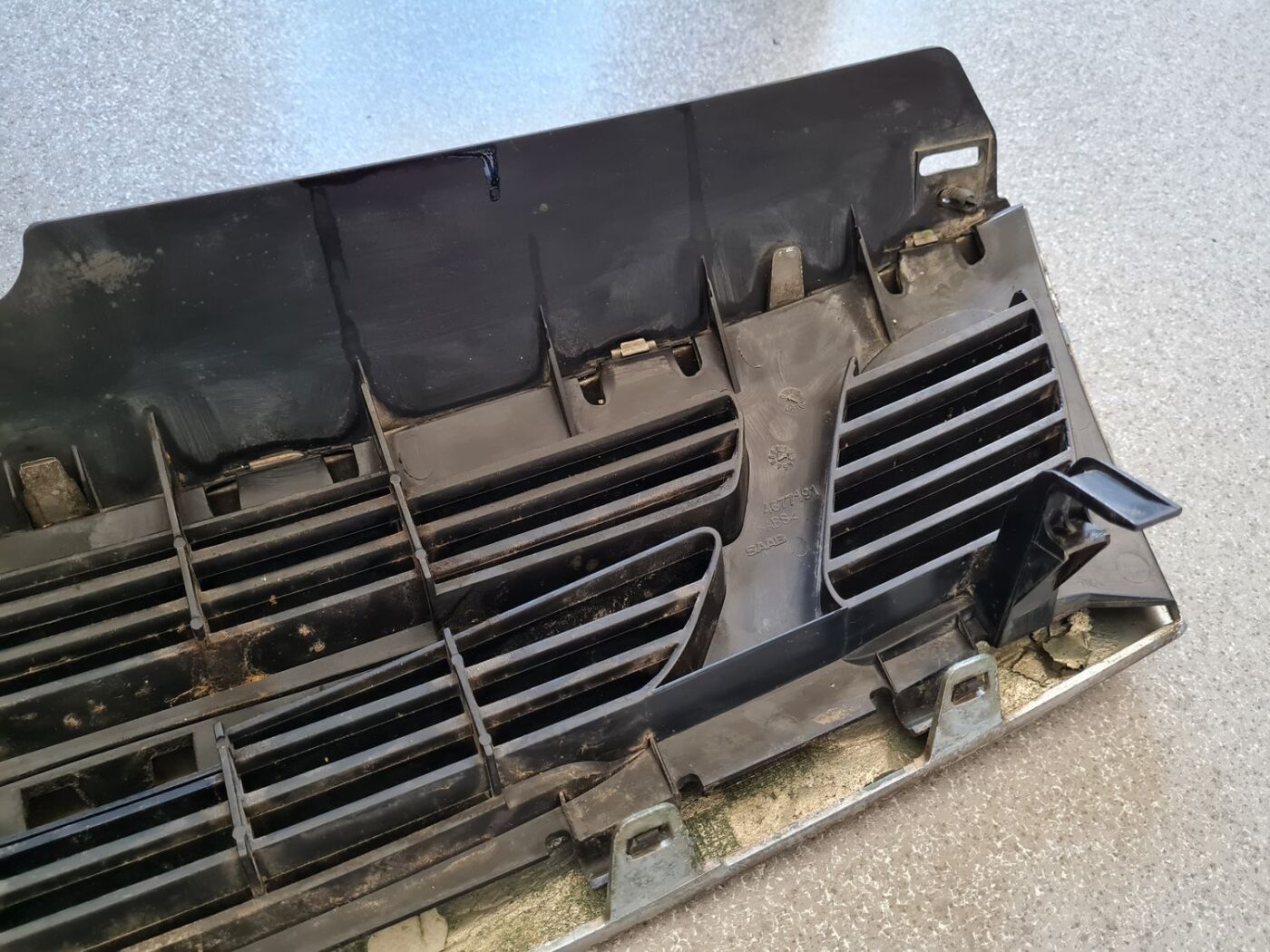 Pārsega reste priekš SAAB 9-5 1999 4 Pārsega reste priekš SAAB 9-5 1999