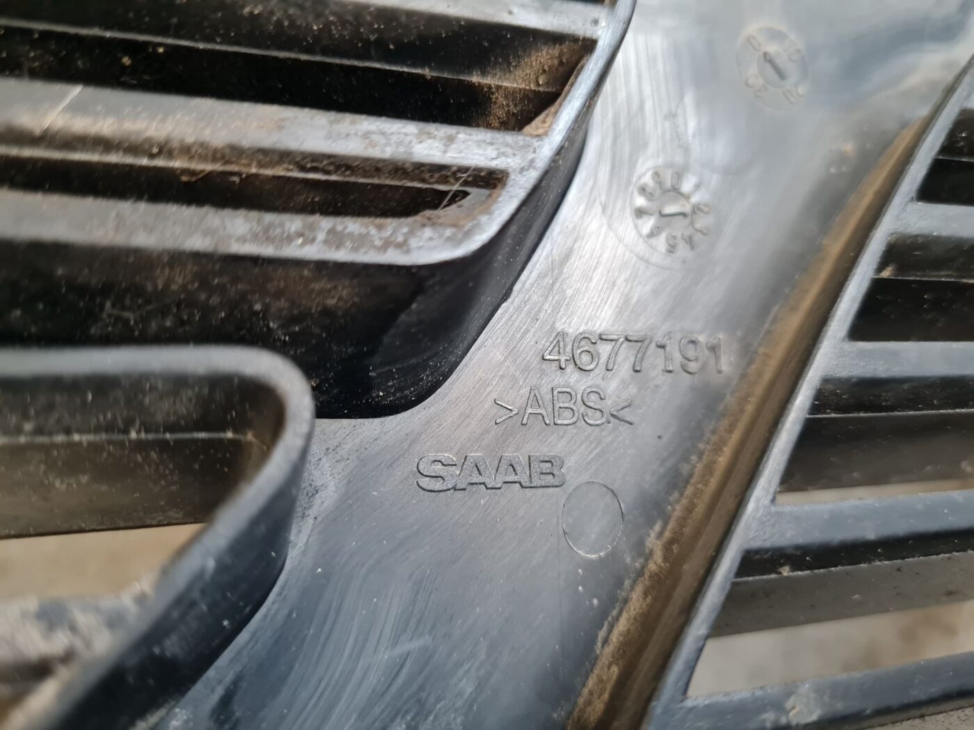 Pārsega reste priekš SAAB 9-5 1999 3 Pārsega reste priekš SAAB 9-5 1999