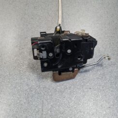 Priekšējo labo durvju slēdzene priekš AUDI A6 1998