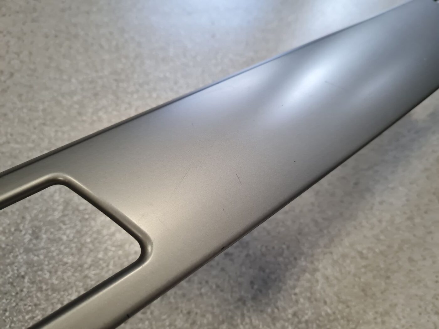 Mērinstrumentu paneļa dekoratīvā uzlika priekš BMW 520D E60 2006 ENG. 10 Mērinstrumentu paneļa dekoratīvā uzlika priekš BMW 520D E60 2006 ENG.