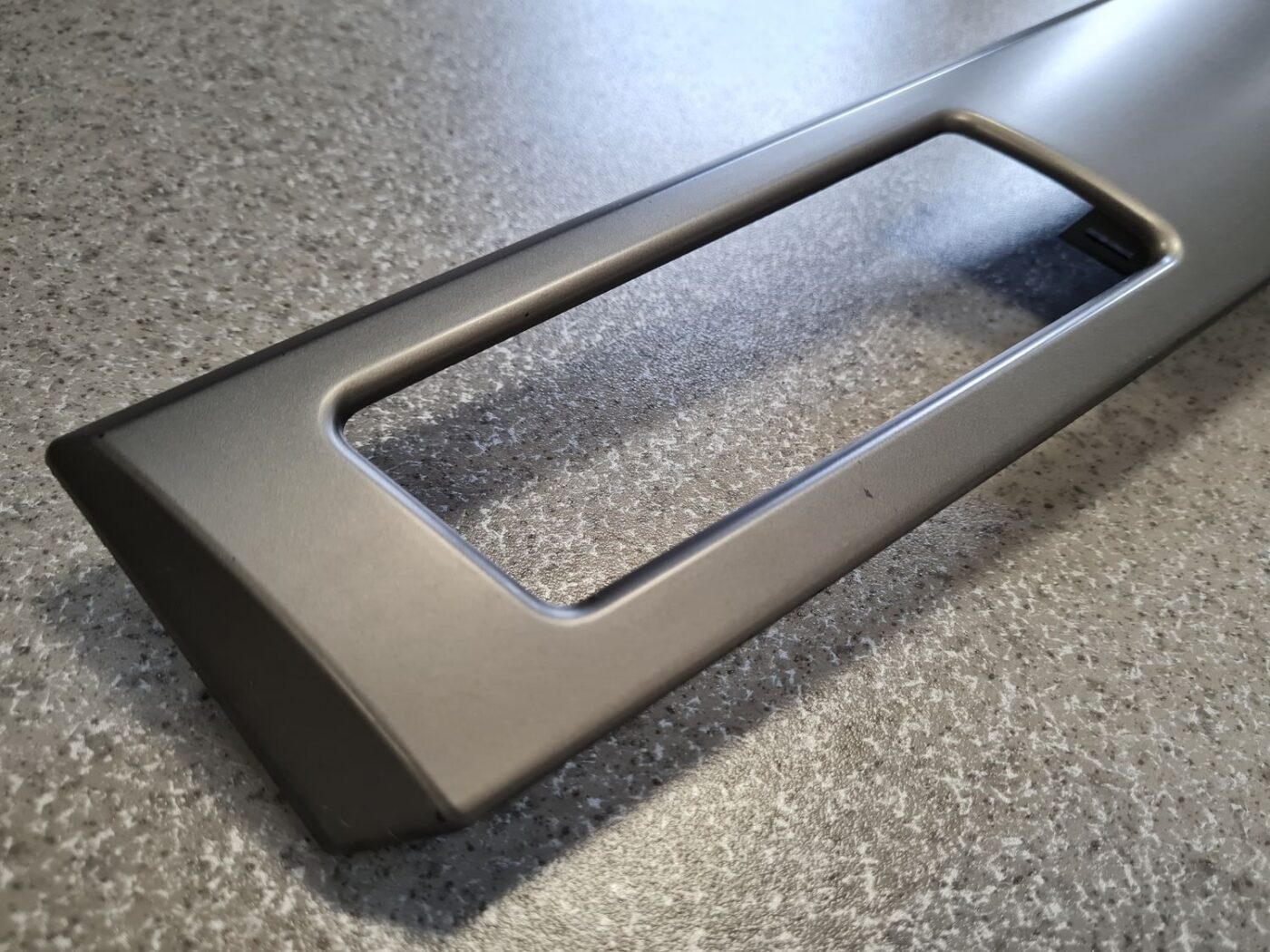 Mērinstrumentu paneļa dekoratīvā uzlika priekš BMW 520D E60 2006 ENG. 9 Mērinstrumentu paneļa dekoratīvā uzlika priekš BMW 520D E60 2006 ENG.