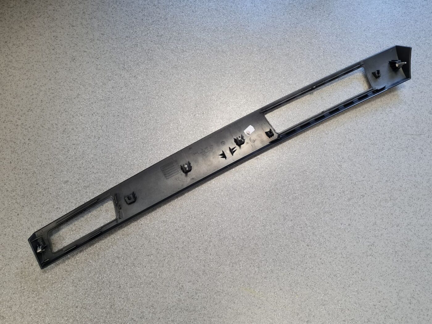 Mērinstrumentu paneļa dekoratīvā uzlika priekš BMW 520D E60 2006 ENG. 8 Mērinstrumentu paneļa dekoratīvā uzlika priekš BMW 520D E60 2006 ENG.