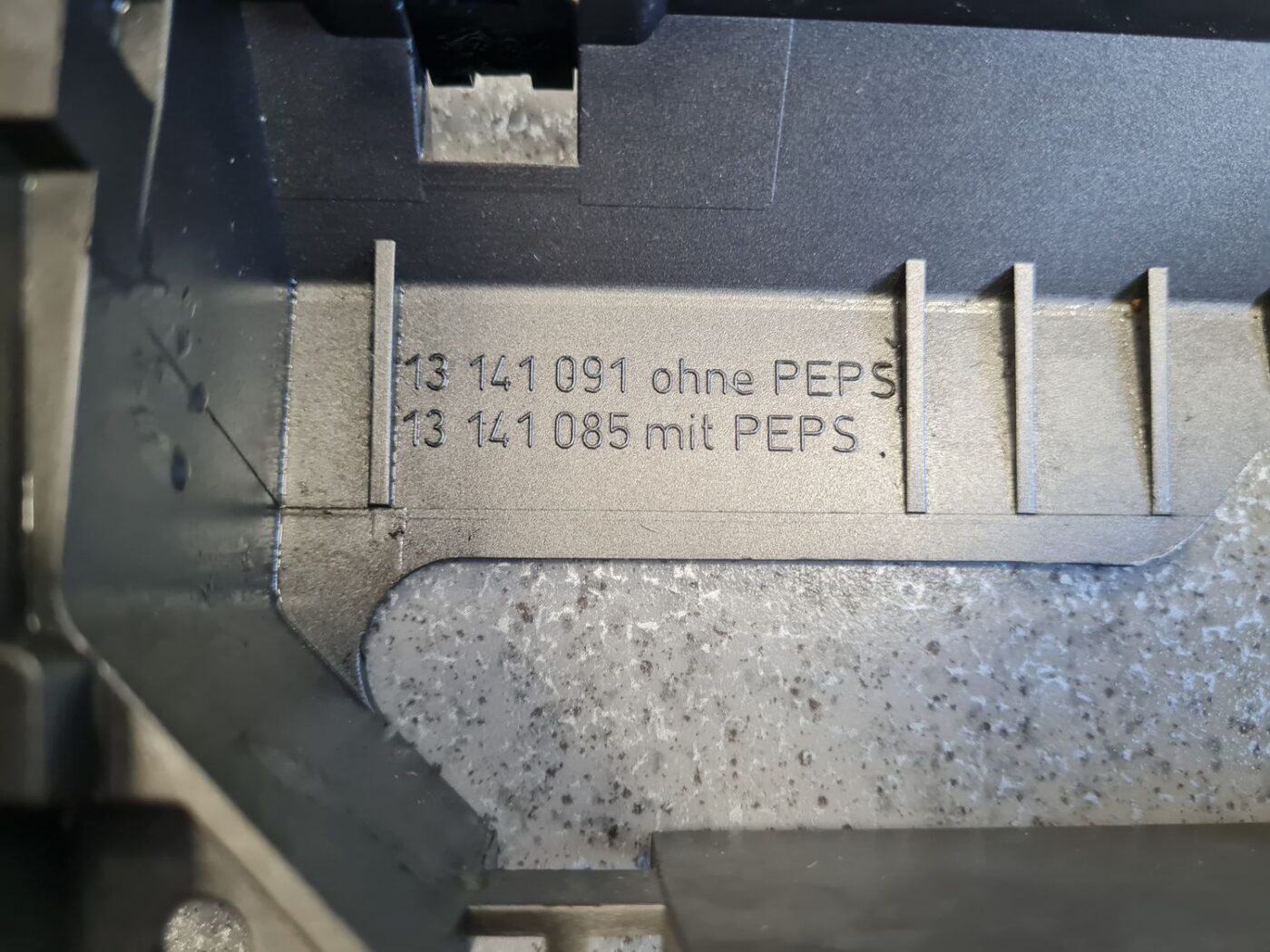 Mērinstrumentu paneļa dekoratīvais rāmis priekš OPEL ASTRA H STATION WAGON 2007 8 Mērinstrumentu paneļa dekoratīvais rāmis priekš OPEL ASTRA H STATION WAGON 2007