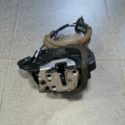 Priekšējo labo durvju slēdzene priekš NISSAN X-TRAIL 2007