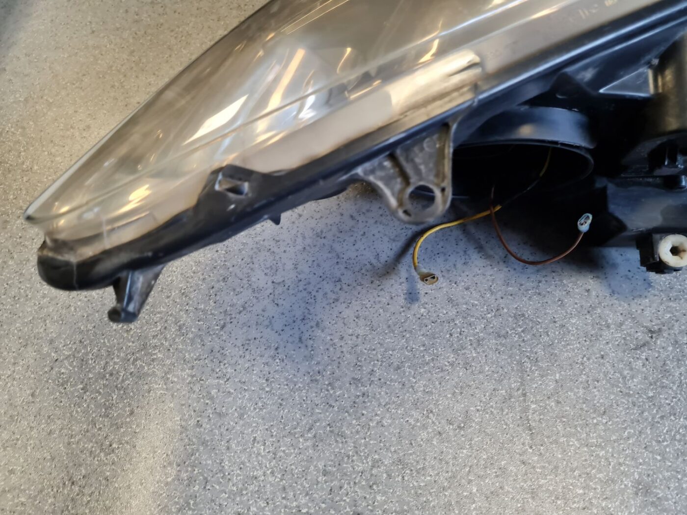 Priekšējais kreisais lukturis priekš PEUGEOT 307 2007 13 Priekšējais kreisais lukturis priekš PEUGEOT 307 2007