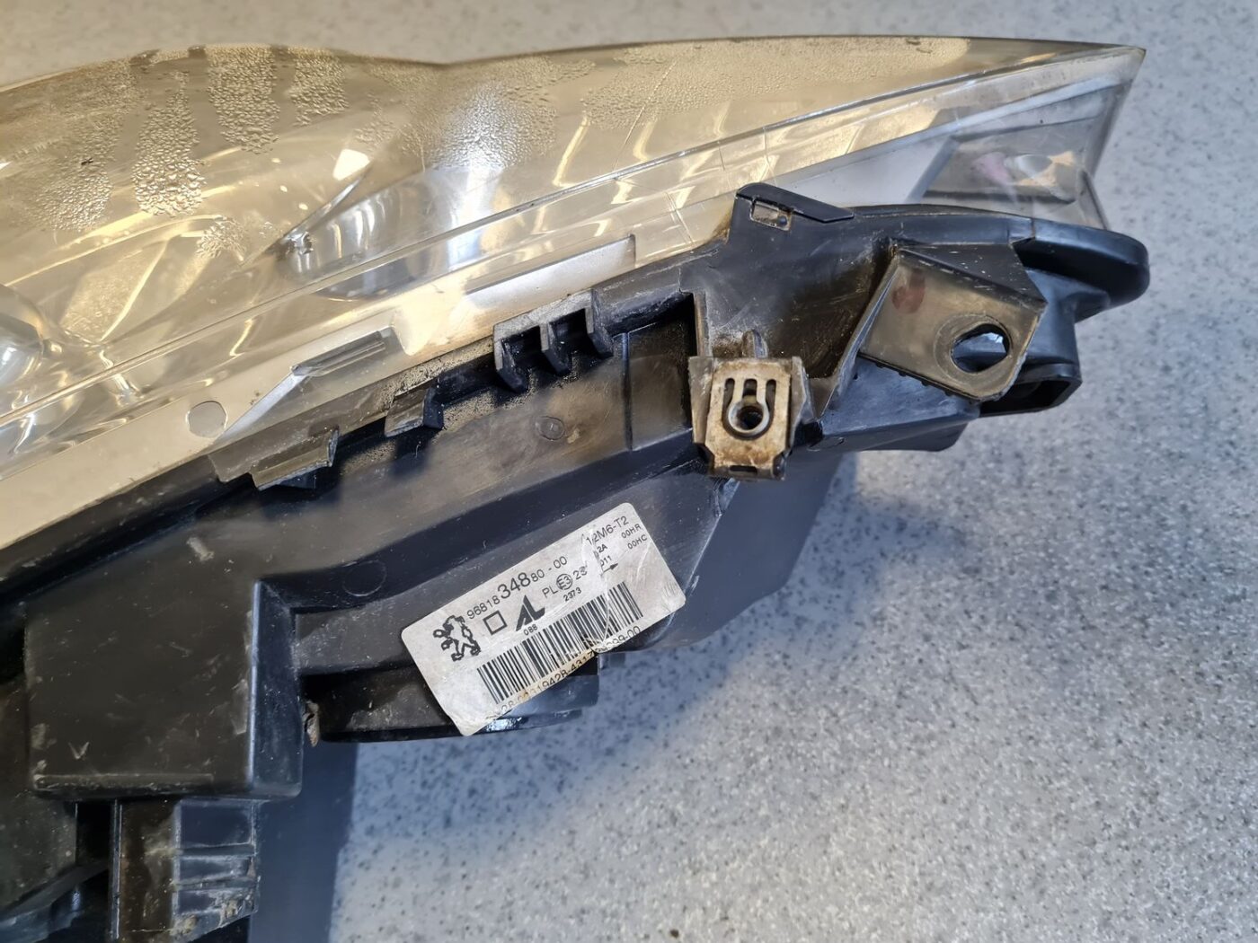 Priekšējais kreisais lukturis priekš PEUGEOT 307 2007 11 Priekšējais kreisais lukturis priekš PEUGEOT 307 2007