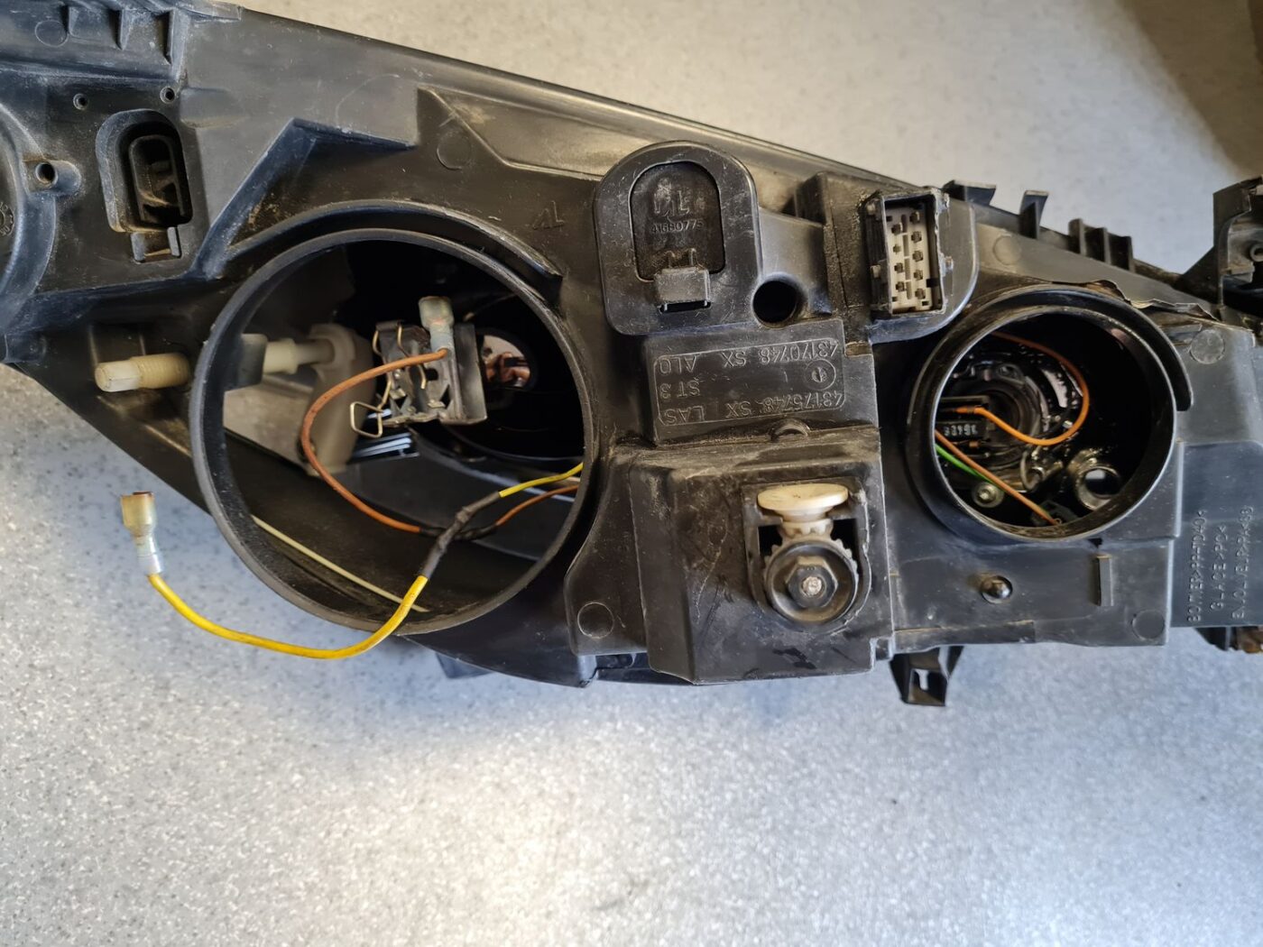 Priekšējais kreisais lukturis priekš PEUGEOT 307 2007 7 Priekšējais kreisais lukturis priekš PEUGEOT 307 2007