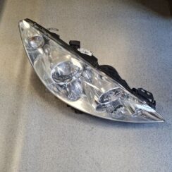 Priekšējais labais lukturis priekš PEUGEOT 407 2005