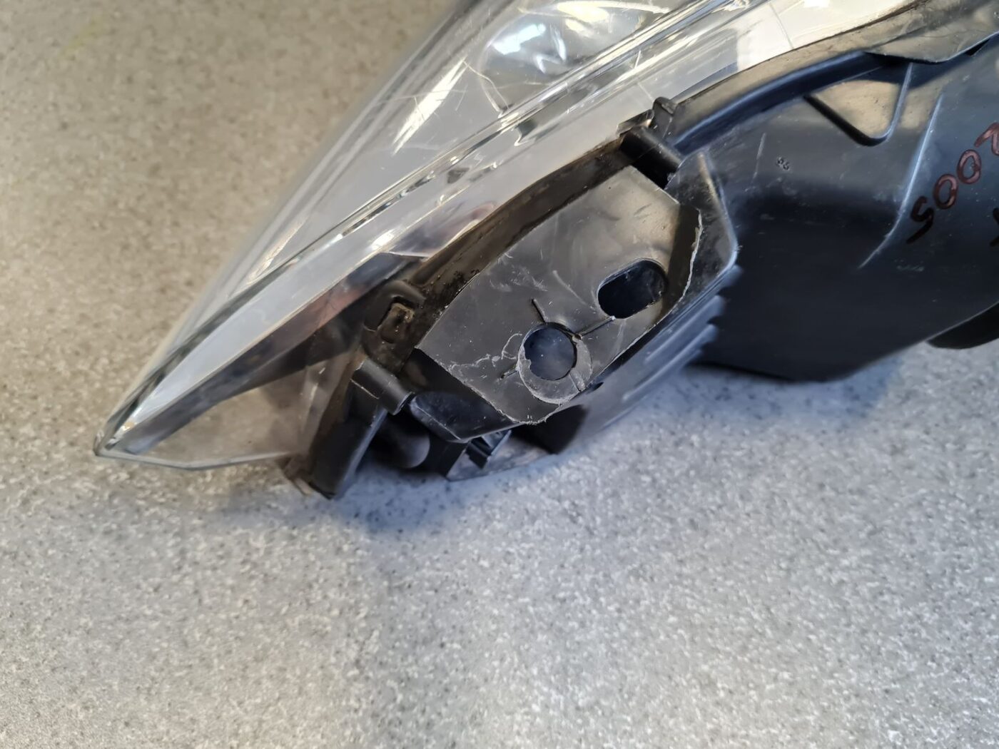 Priekšējais labais lukturis priekš PEUGEOT 407 2005